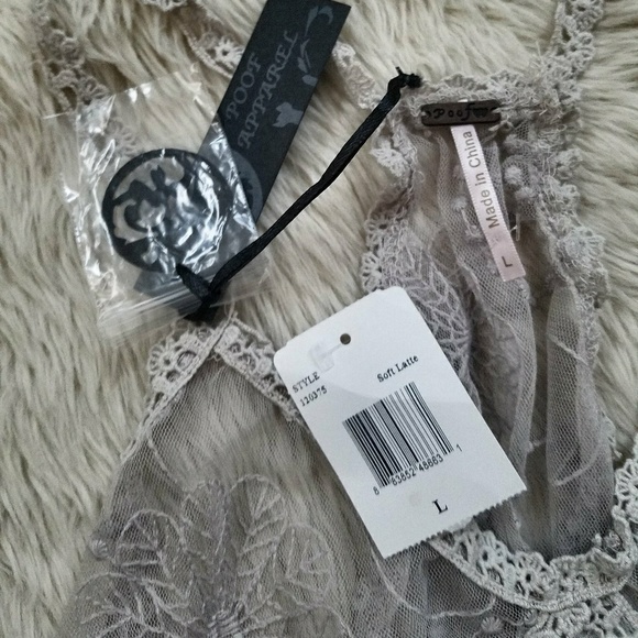 Poof embroidered hi low latte top - Picture 5 of 6